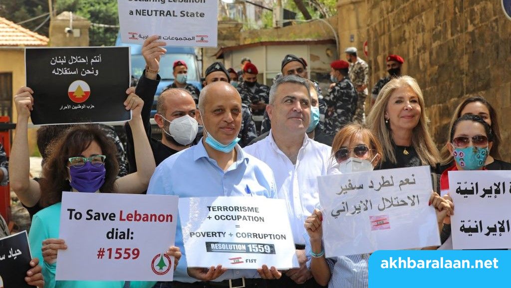 لبنان.. مطالبات بقطع العلاقات مع إيران وطرد سفيرها