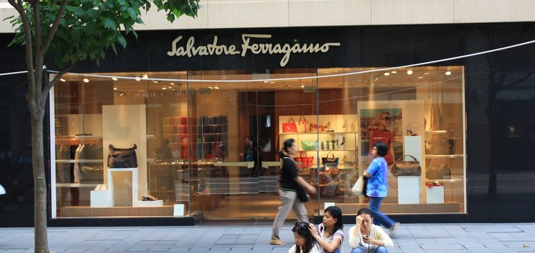 亚马逊，菲拉格慕（Salvatore Ferragamo）起诉涉嫌造假者