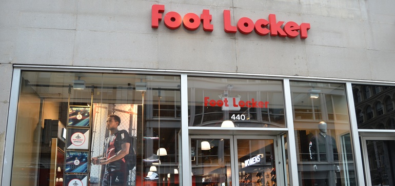 Foot Locker 净销售额较 2019 年增长 28%