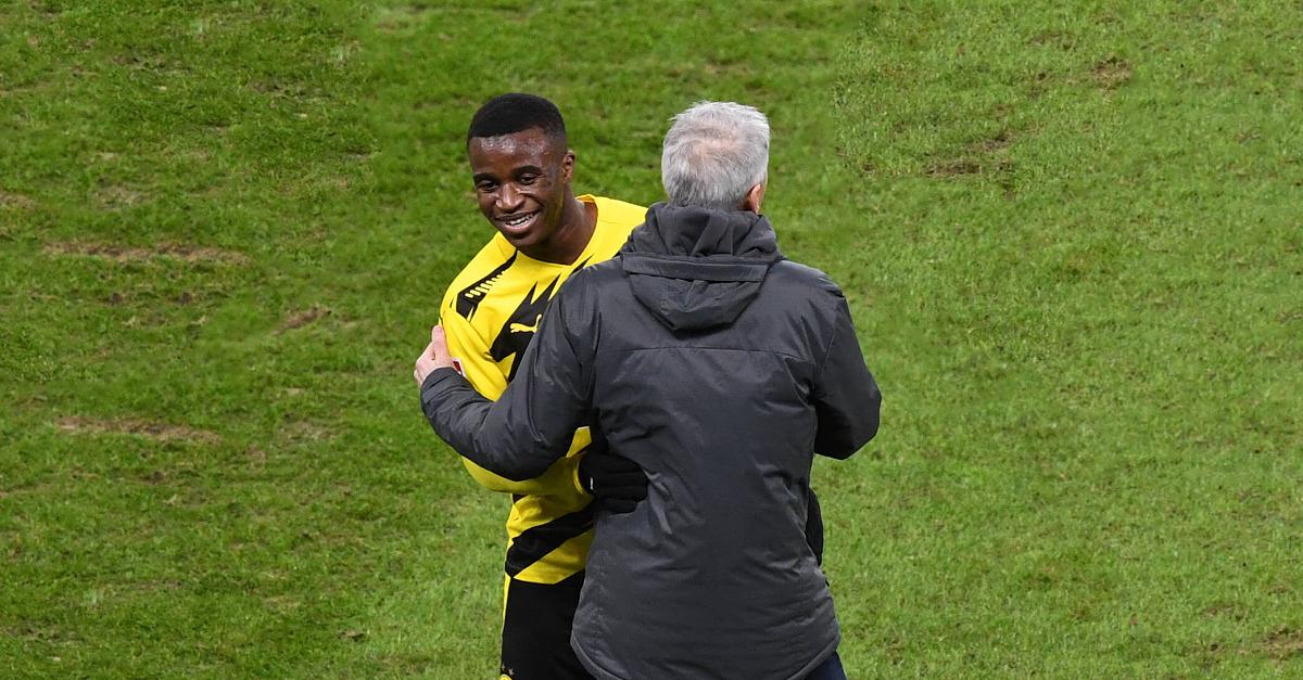 Emotionaler Moukoko nach BVB-Debüt:"Vor 6 Jahren noch mit Turnschuhen trainiert"
