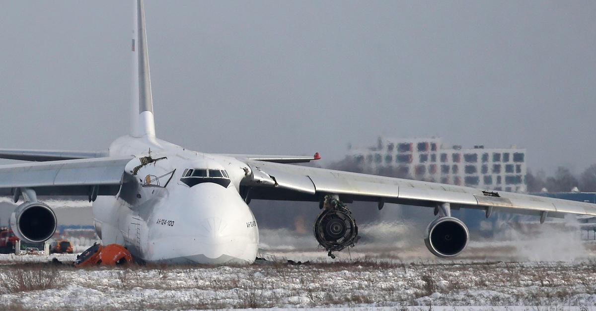 Russland: Pilot rettet Crew nach Absturz mit uraltem Flugzeug das Leben