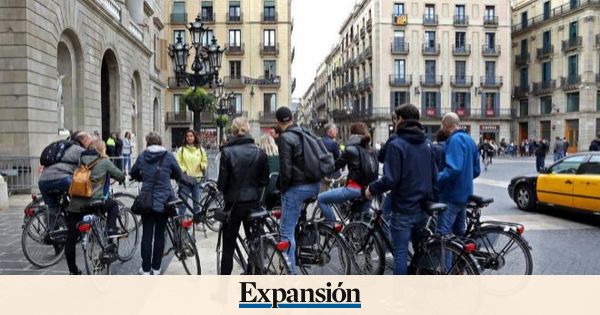 La actividad del sector servicios se modera a mnimos en siete meses