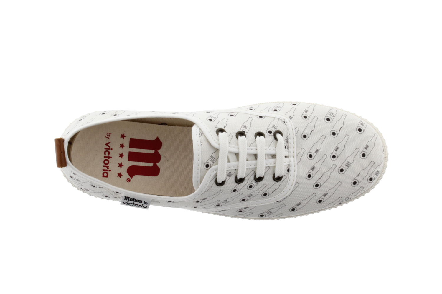 Las zapatillas creadas con Victoria son algunos de los productos que venden esta tienda online Las zapatillas creadas con Victoria son algunos de los productos que venden esta tienda online