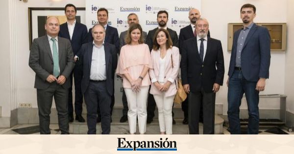 Administracin, empresas y clientes disean la movilidad del futuro