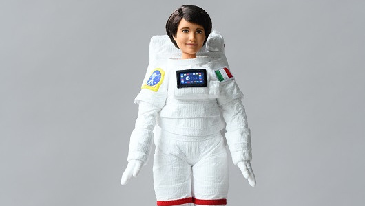 Mattel crea una Barbie astronauta para acercar a las niñas las carreras científicas | Internacional