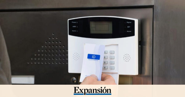 Control horario: Autnomos, abogados y farmacuticos piden un estatus especial