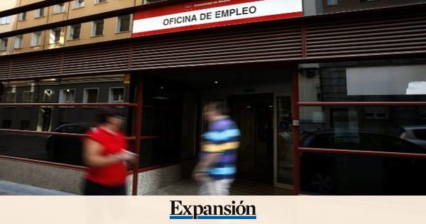 El número de parados extranjeros en España alcanza mínimos en más de una década