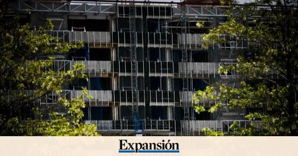 La compraventa de viviendas cae un 9% en junio, según el INE