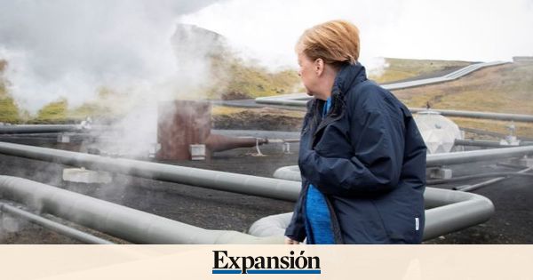 Merkel advierte a Johnson de que no intente reabrir el acuerdo del Brexit con la UE