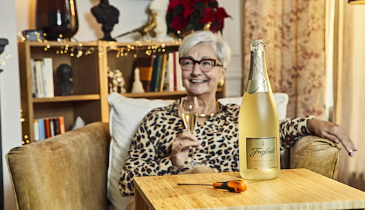 Freixenet pasa de las burbujas y se centra en historias cotidianas