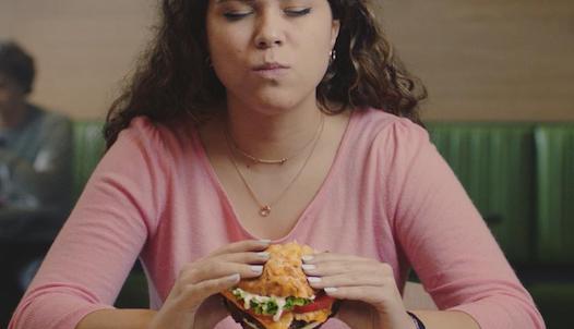 La nueva hamburguesa de Burger King divide a los consumidores en dos grupos: ¿de cuál eres?