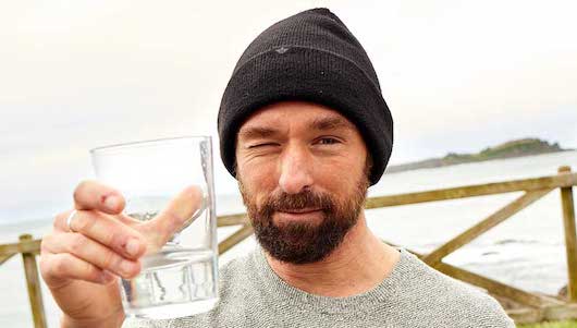 Reto de Dockers en Instagram para donar filtros de agua