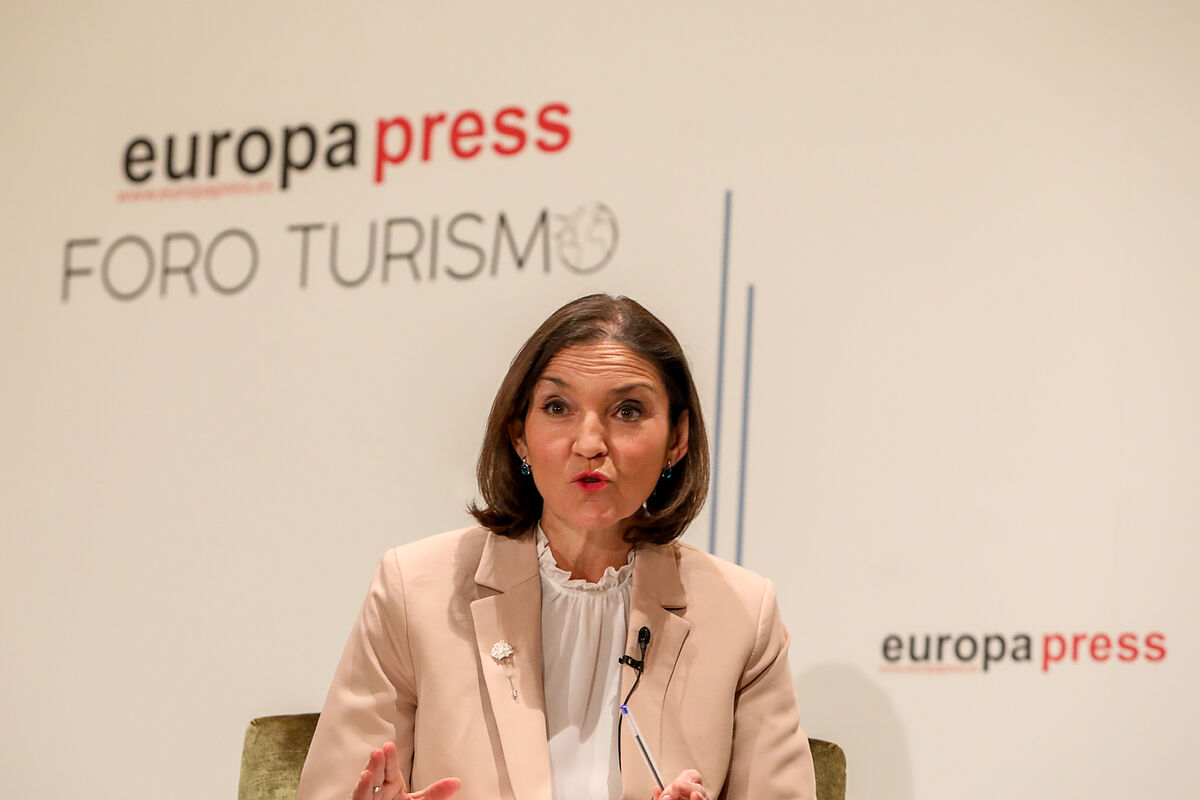 Reyes Maroto aspira a recuperar 40 millones de turistas extranjeros en 2021, la mitad que los de 2019