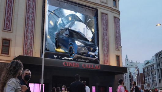 El nuevo Cupra Formentor juega con la ilusión óptica para atravesar Callao
