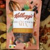 Kellogg lanza su primera gama de mezcla de frutos secos