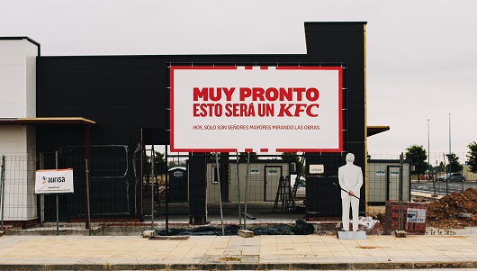 Simpática campaña de KFC protagonizada por el Coronel Sanders