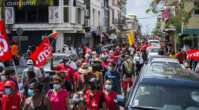 2.000 personnes dans la rue contre les effets de la crise sanitaire