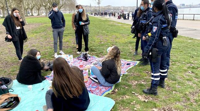 Sur les quais, les contrôles sur l’interdiction de l’alcool se multiplient, la jeunesse ronge son frein