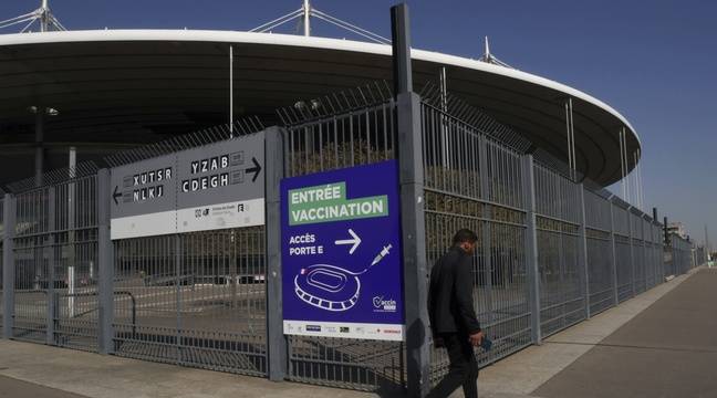 Pourquoi y a-t-il tant de créneaux disponibles pour se faire vacciner au Stade de France ?