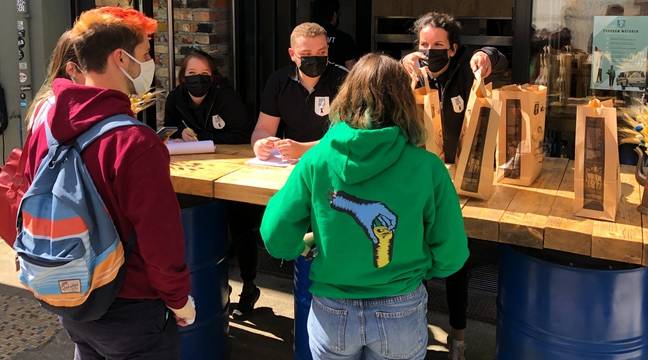 Un restaurant offre 800 menus burgers aux étudiants, « victimes un peu oubliées »