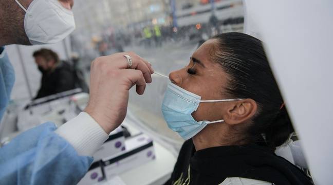 Le ministre de la Santé « invite les Français à se faire tester massivement » avant l’Ascension