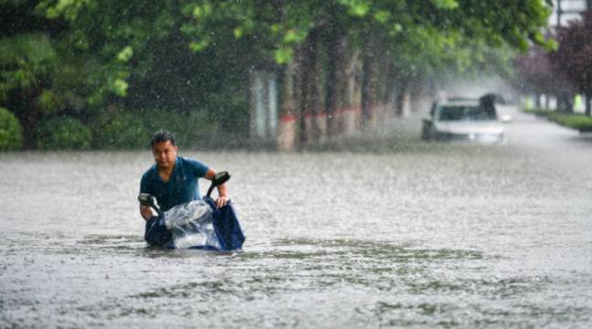 12 morts dans le métro, crainte sur un barrage qui «peut céder d’un instant à l’autre»