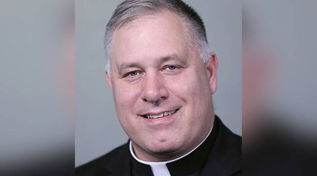 Démission d’un responsable catholique trahi par des données « anonymisées » de l’appli Grindr