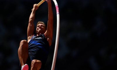 Mayer ne doit pas se rater à la perche... La team USA de Booker et Durant en danger...