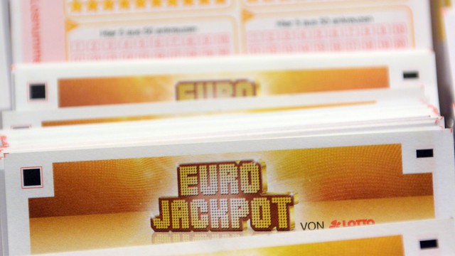 Megvan, ki vitte el minden idők legnagyobb európai lottónyereményét