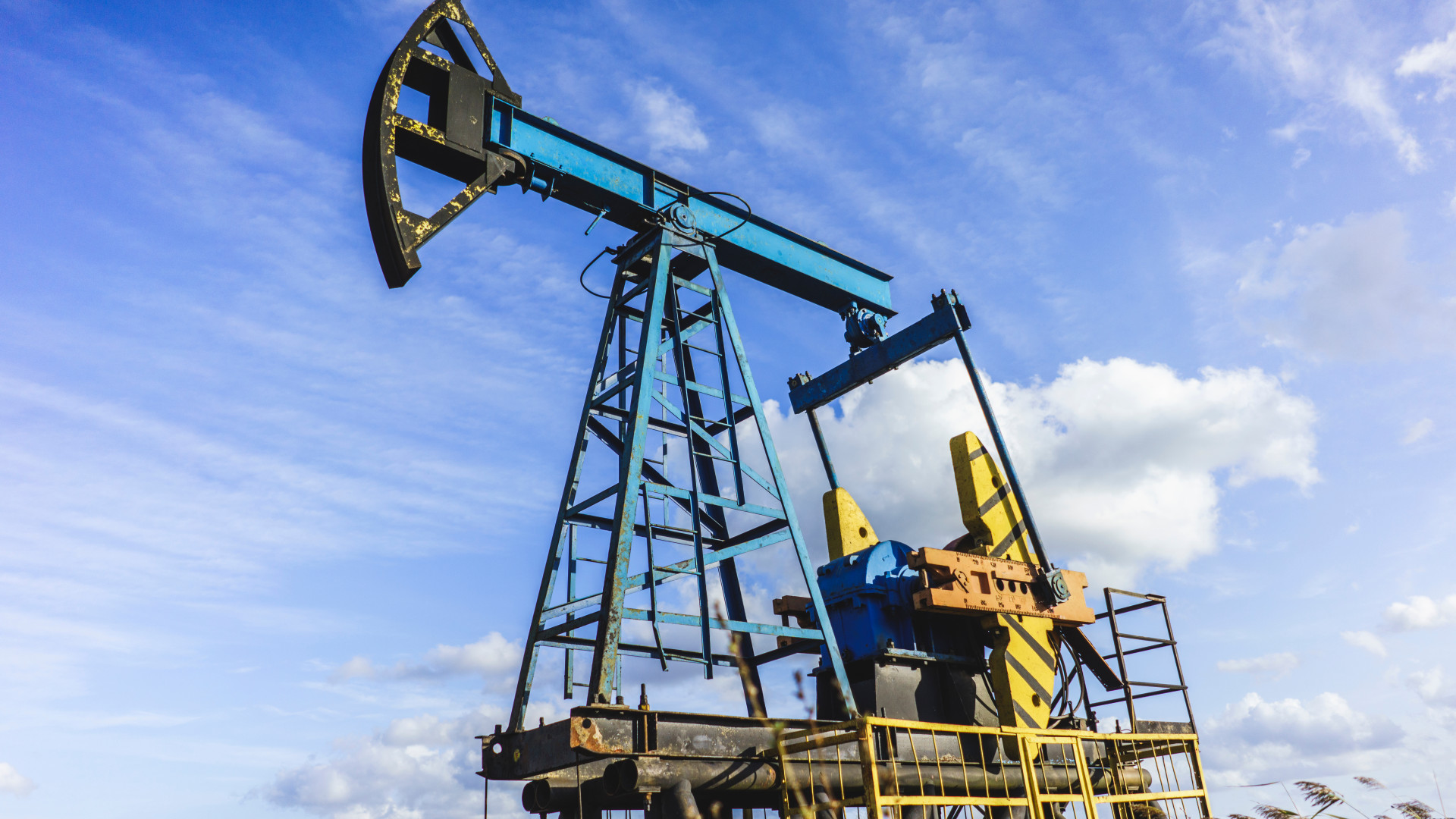 100 dollár is lehet az olaj, ha katonai konfliktus lesz