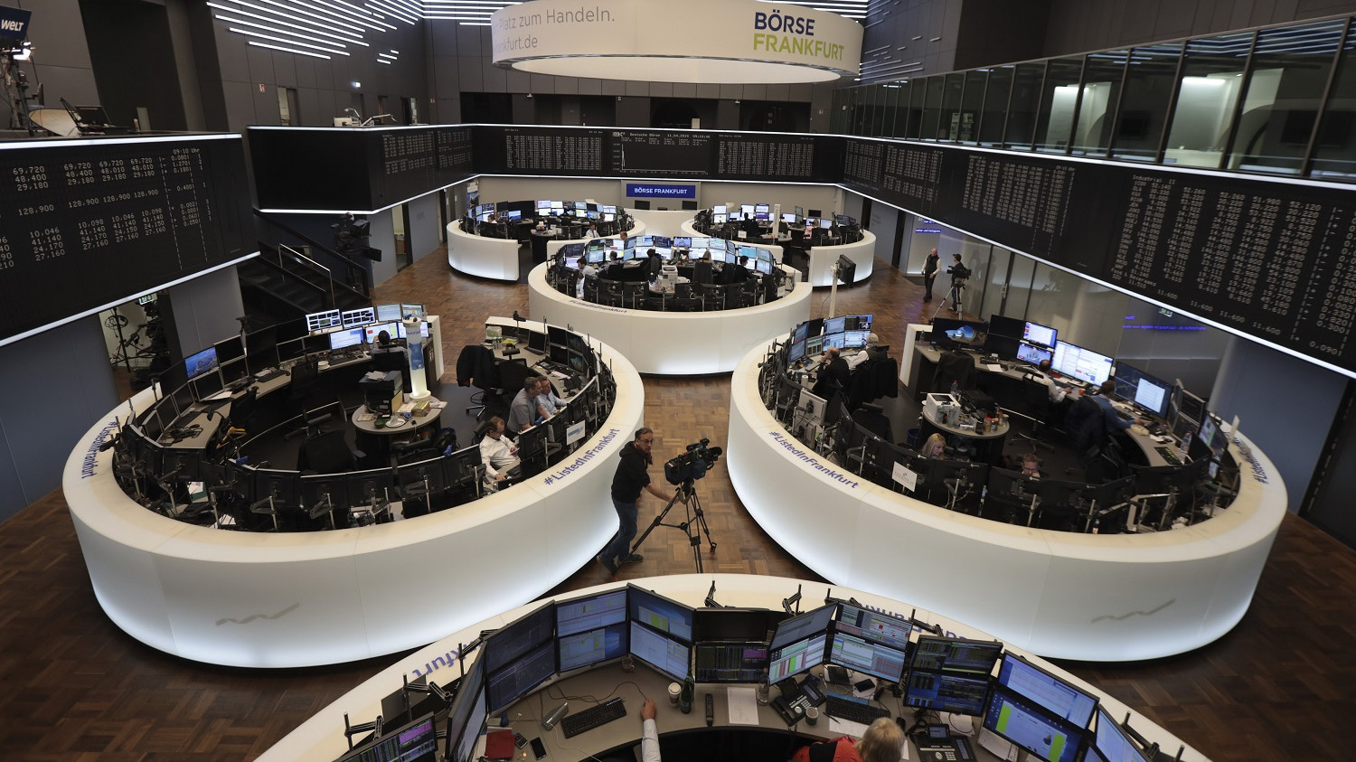 Egyre nagyobb az esés a magyar tőzsdén