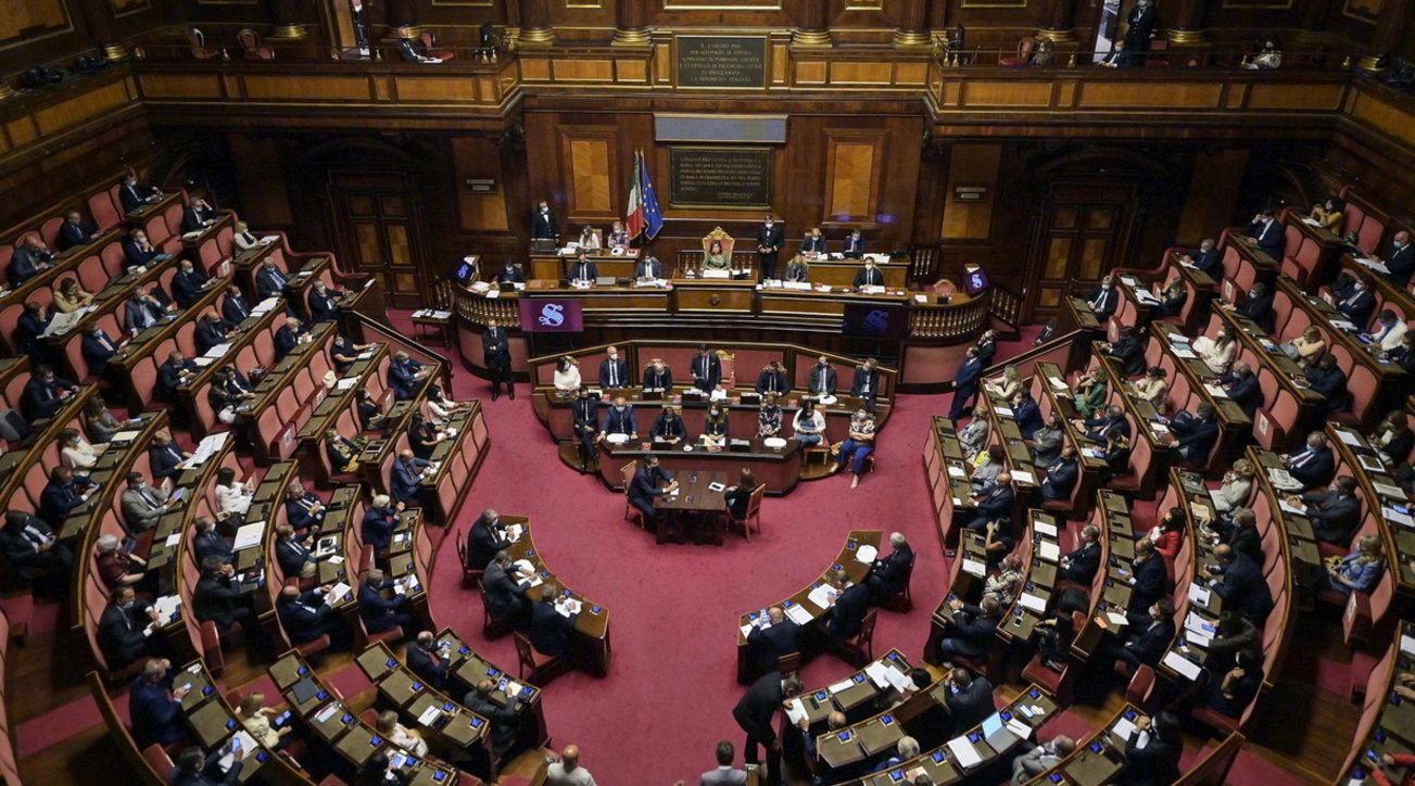 Senato e Camera, ok allo scostamento di bilancio | Conte: "Maggioranza forte"