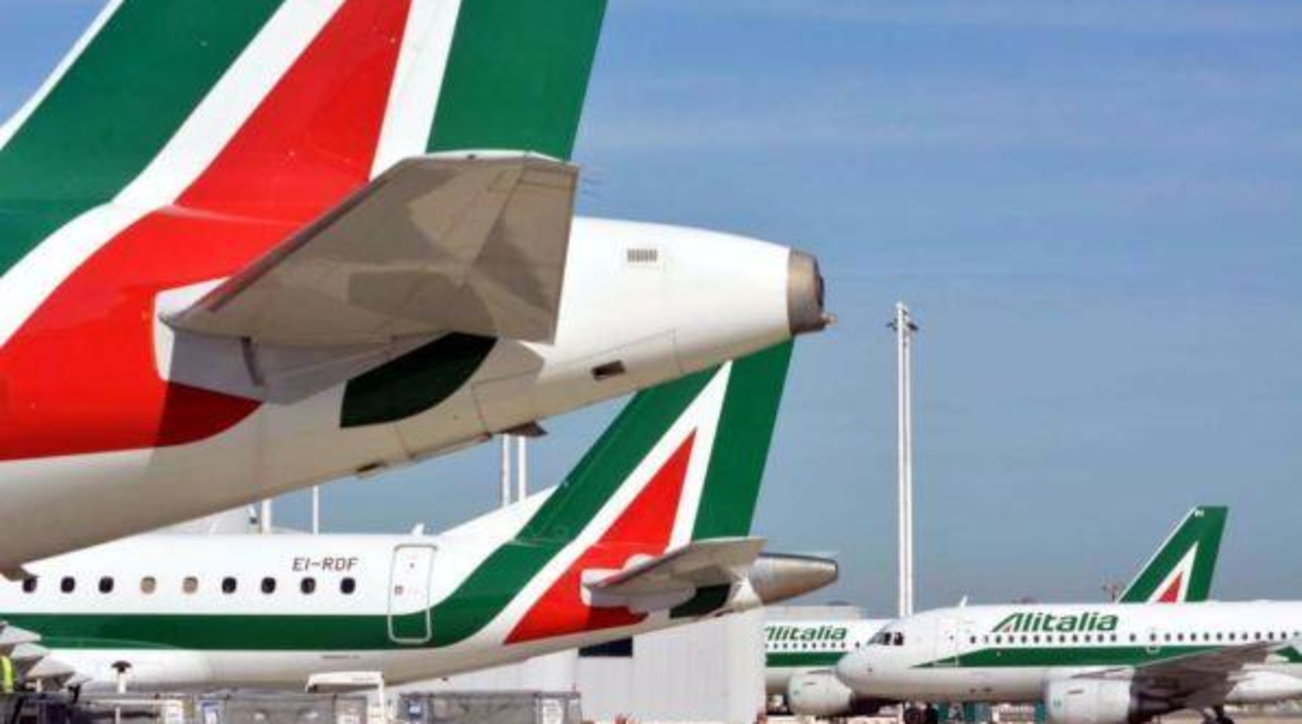 Alitalia, sindacati: gli stipendi di febbraio saranno pagati in ritardo