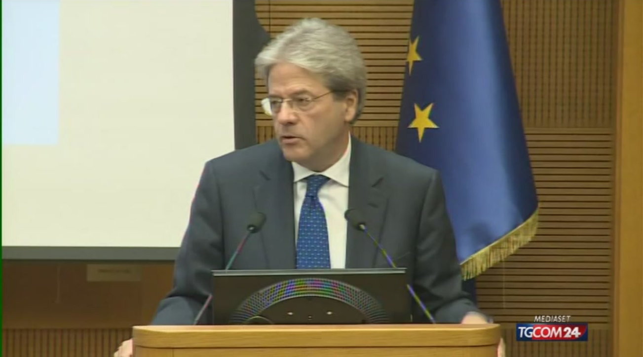 Governo, Gentiloni: "Con Draghi l'Italia è più virtuosa, primi fondi Ue in estate"