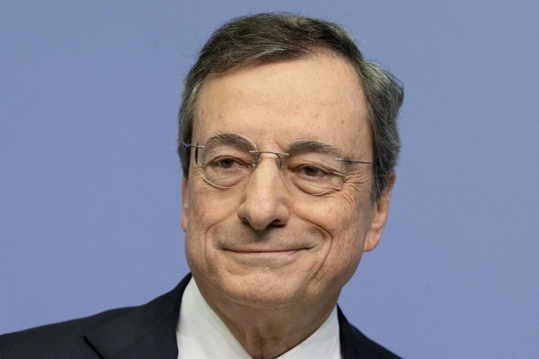 Mario Draghi fa volare Piazza Affari: Ftse Mib a +3%, spread in forte calo (-9)