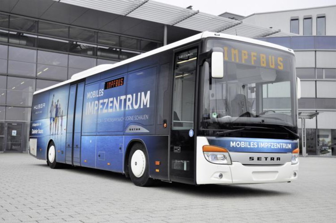 Arriva il bus per le vaccinazioni mobili targato Daimler