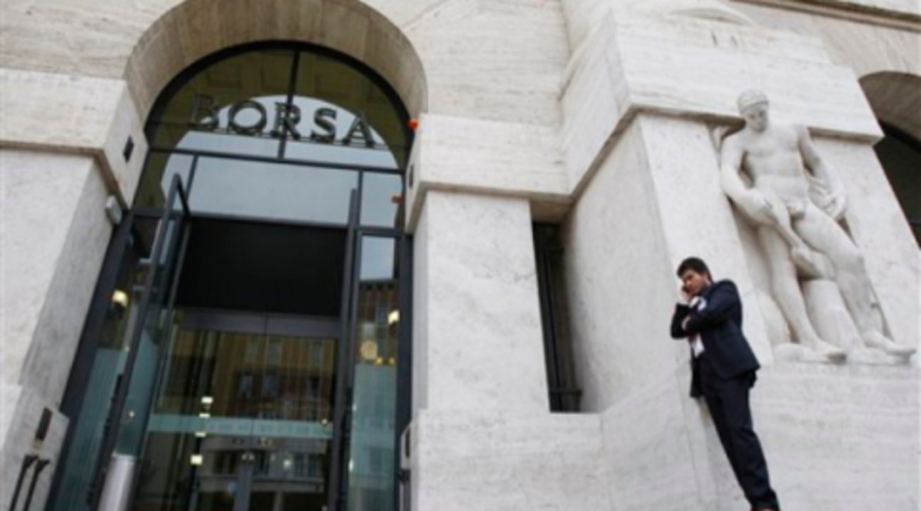 Paura per l'inflazione, crollano le Borse europee: Milano chiude a -1,58%, Francoforte la peggiore a -1,77%