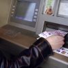 perché diminuiscono gli sportelli Atm