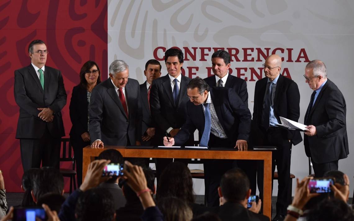 Adquiere Pemex con bancos fondo para emergencias