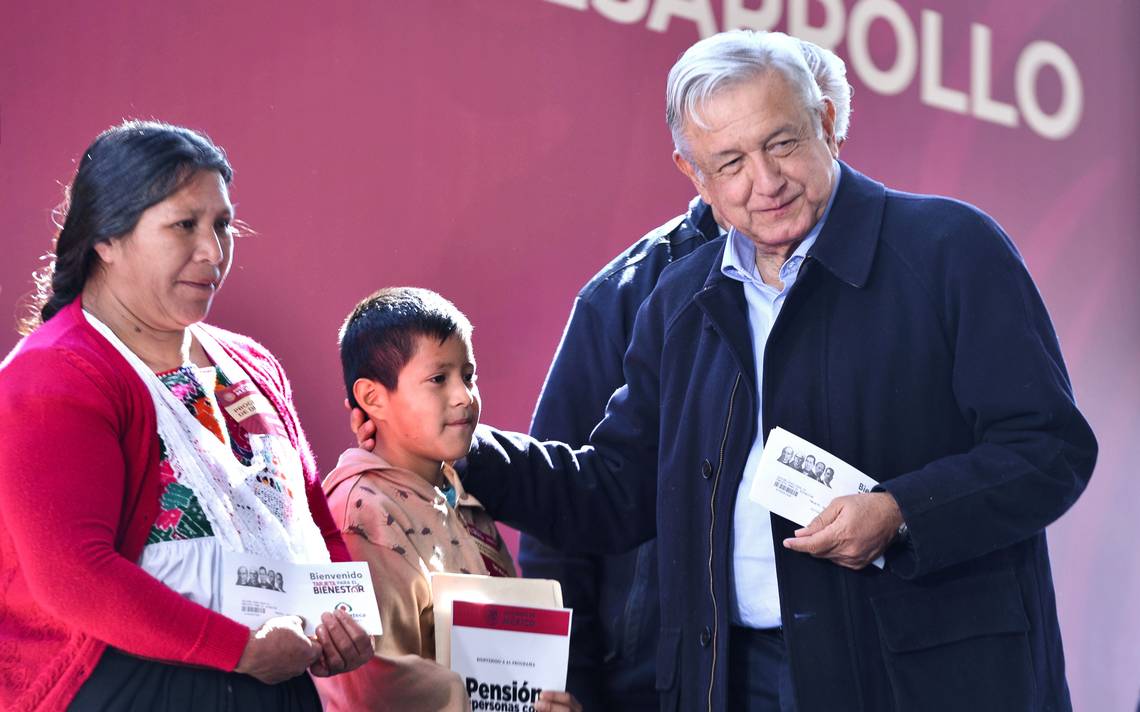 Bajo crecimiento pegará a programas de AMLO: Moody’s