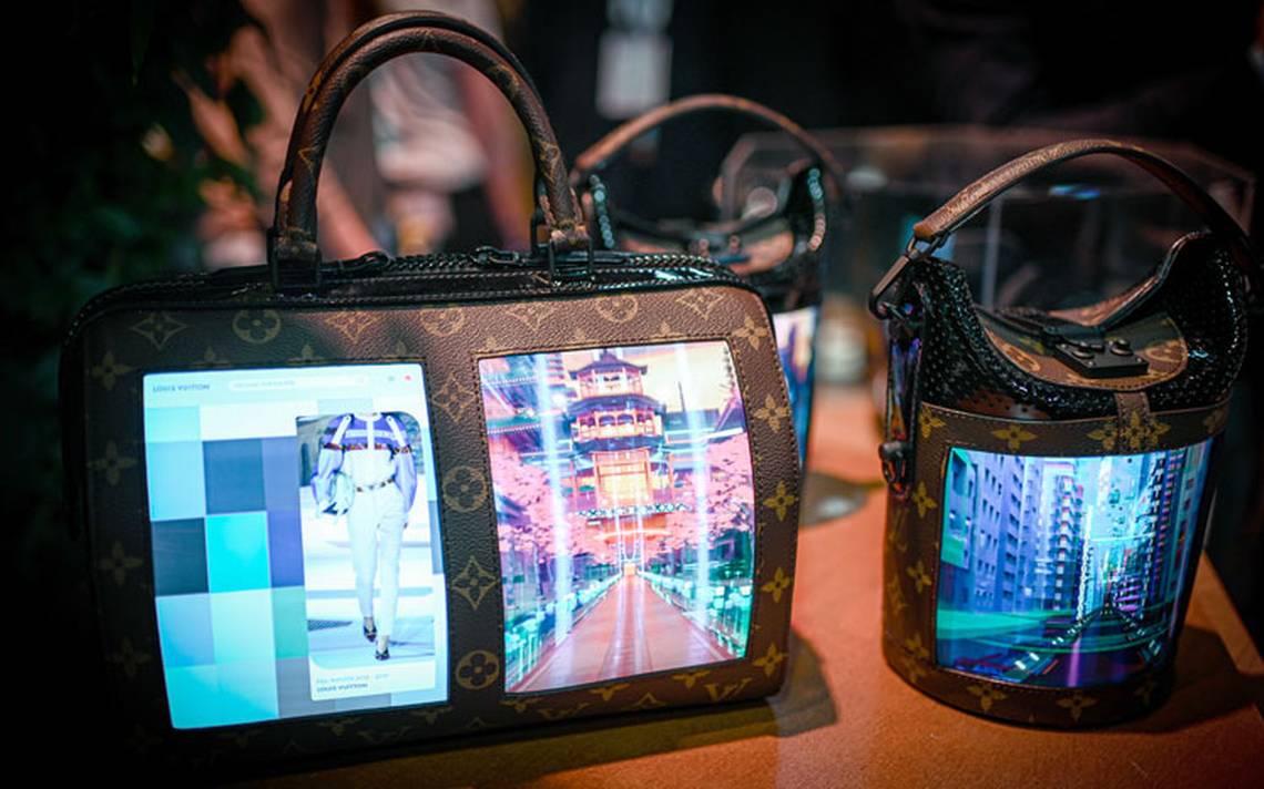Louis Vuitton pone pantallas a los bolsos
