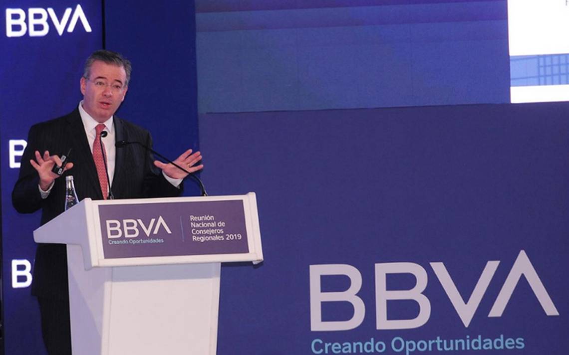 Baja de calificación a Pemex, riesgo que debe atenderse: Banxico
