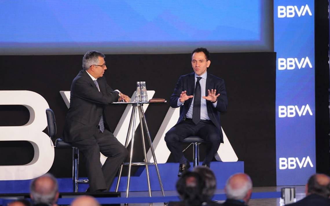 Gobierno abre puerta a inversión privada en comunicaciones y energéticos