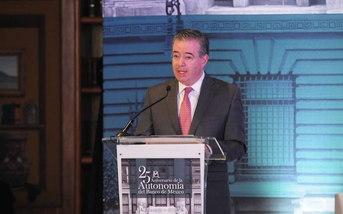 A Banxico sí le toca opinar sobre política monetaria: Díaz de León