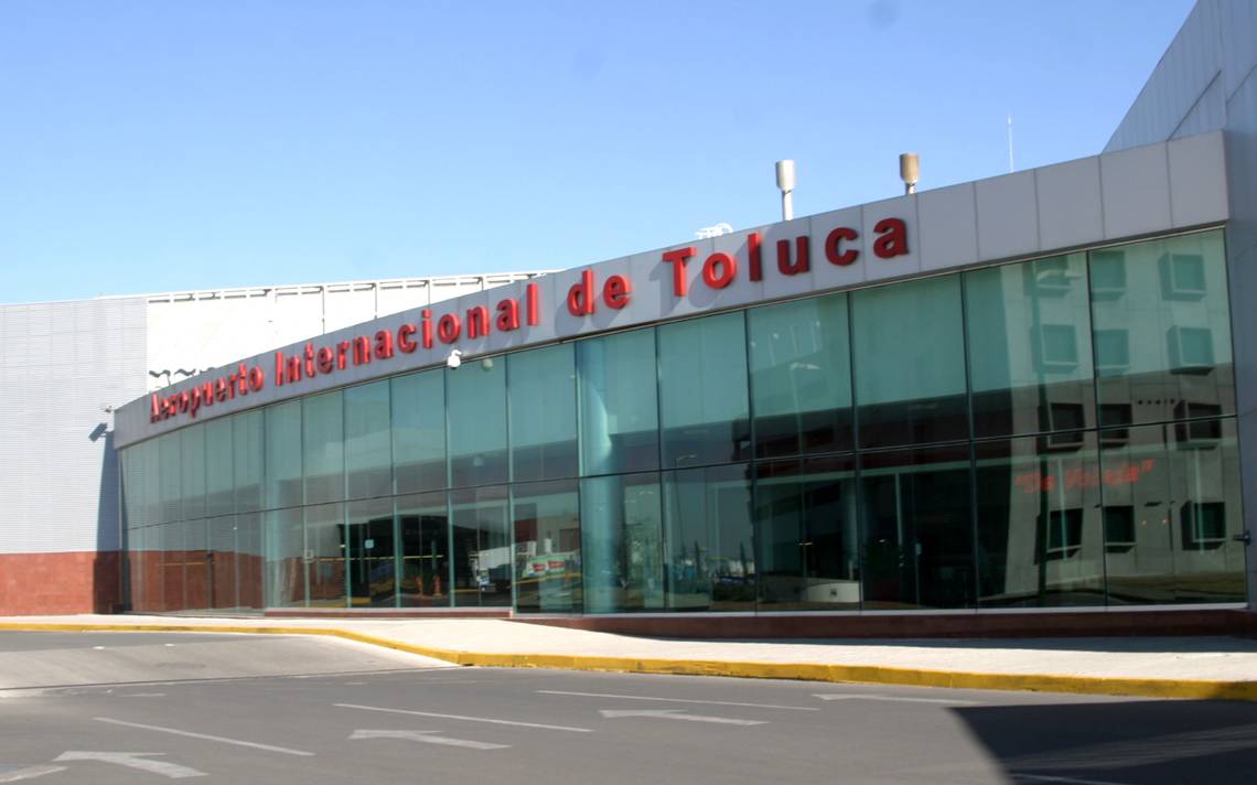 Negocia AMLO compra del Aeropuerto de Toluca