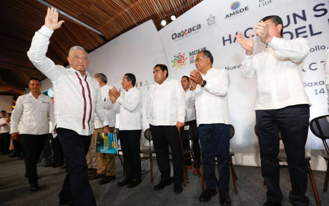 Pacto por Oaxaca va por un crecimiento equitativo en México: AMLO
