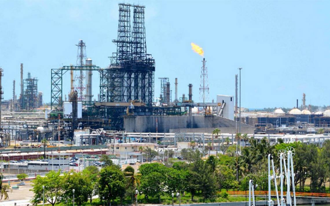 Pemex lanza oferta para recomprar hasta 14 mil 700 mdd