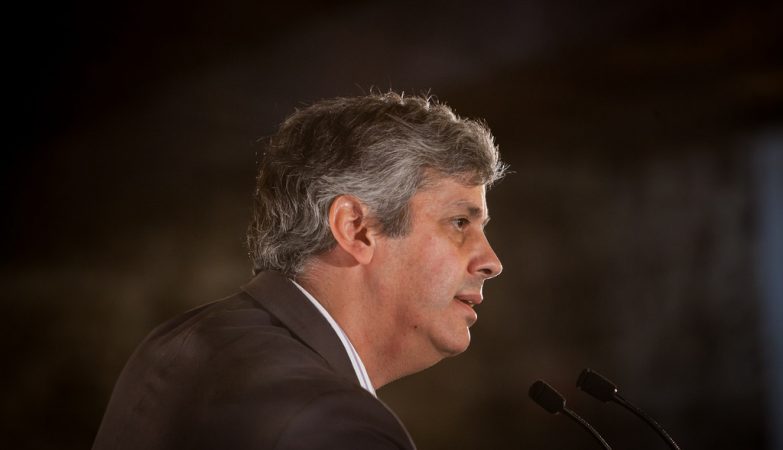 Centeno admite ficar nas Finanças (e aumentos na Função Pública)
