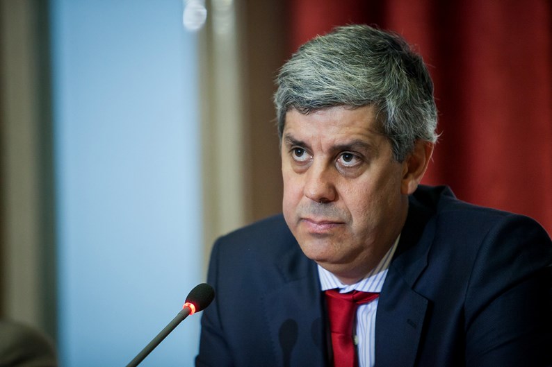 Há 28 mil contribuintes na lista negra do Fisco. Devem 3,31 mil milhões