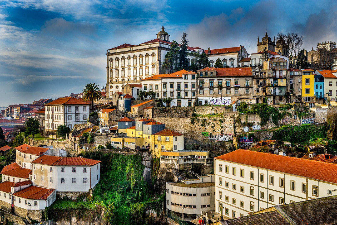PSD quer limitar vistos gold para Lisboa e Porto